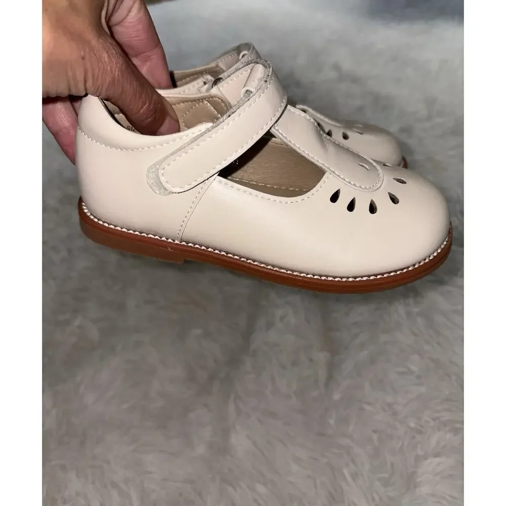 Felix & Flora Toddler Girl 9 Ivory Classic Buckle Shoes. Exc. Condition, Ador